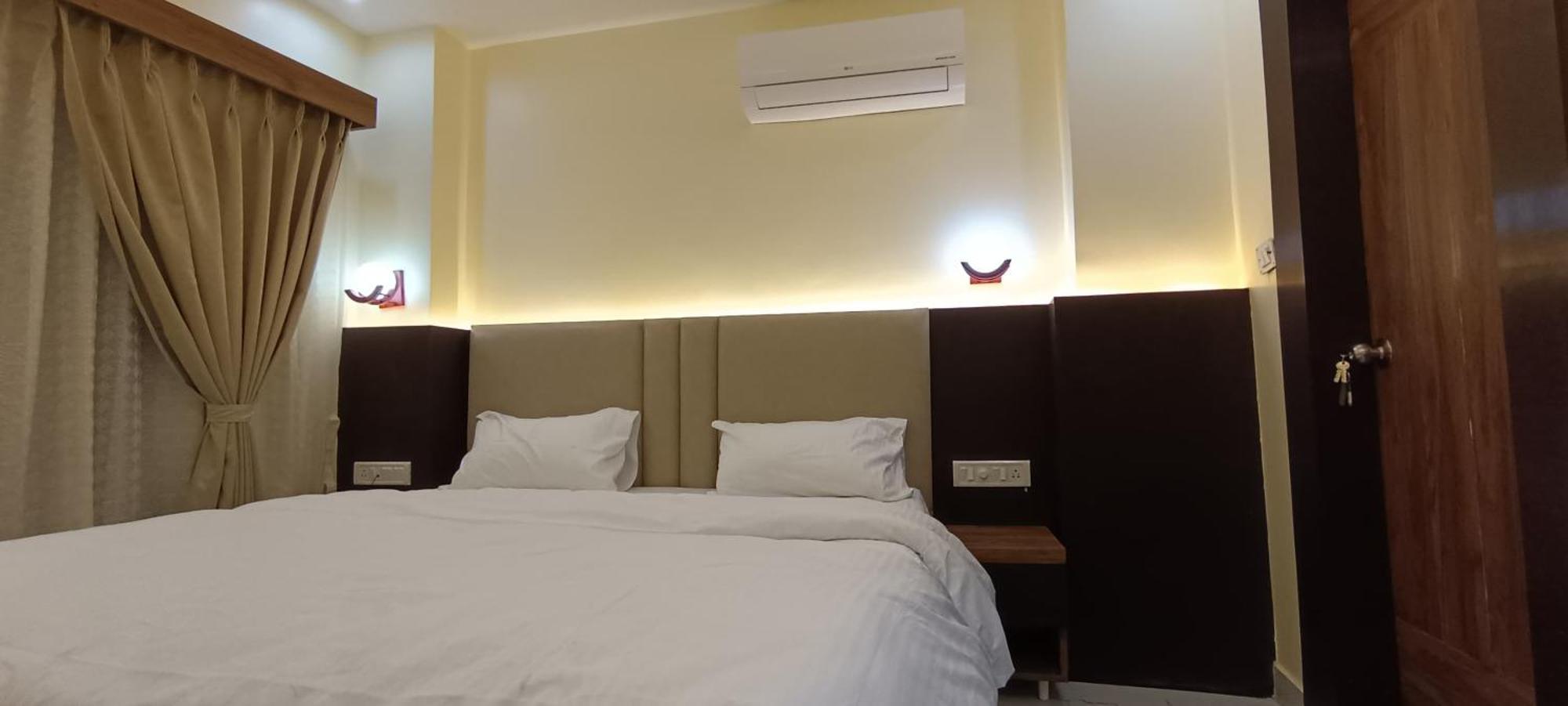 The Banaras Hotel Benares Buitenkant foto